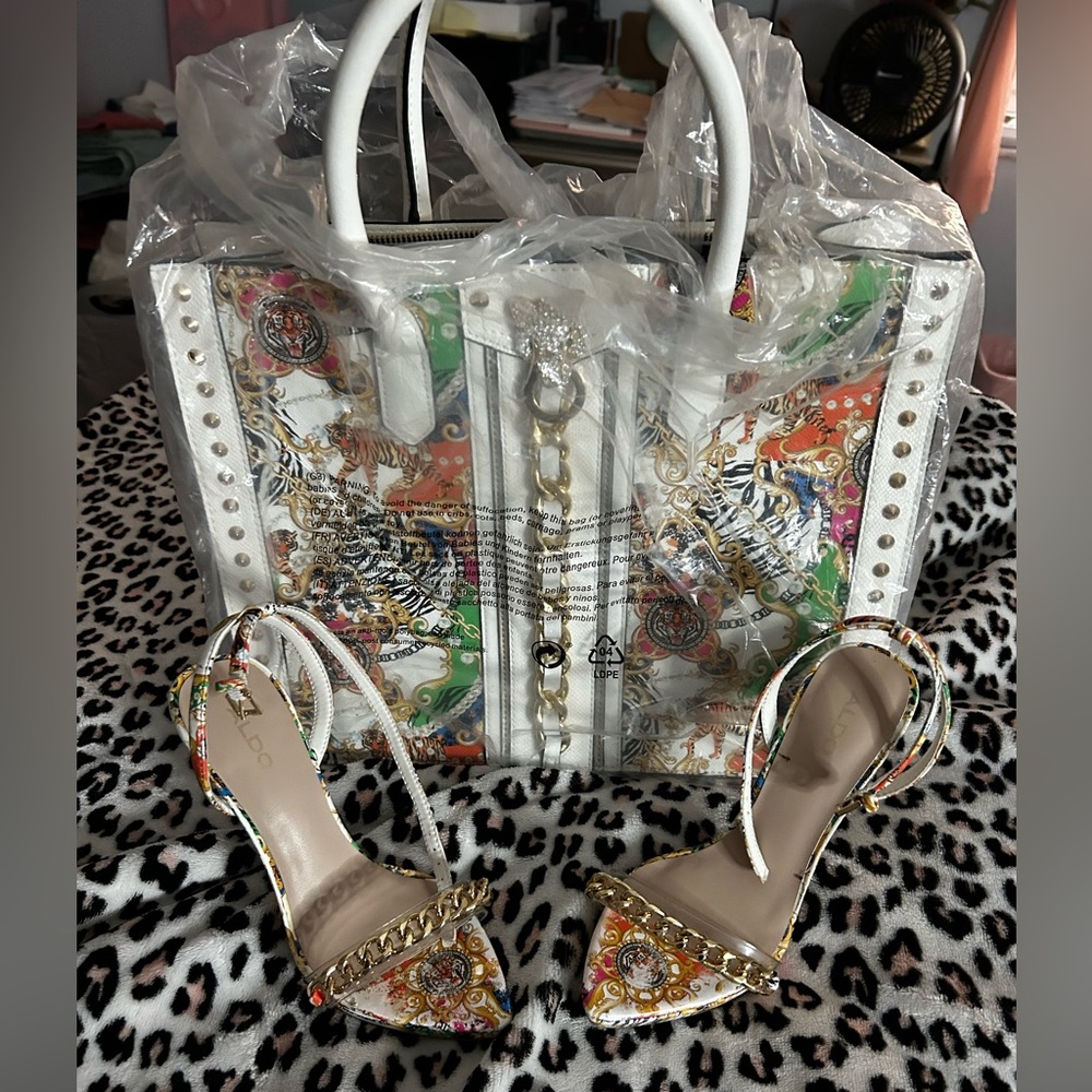 Size 6.5 Aldo Heels with matching Handbag